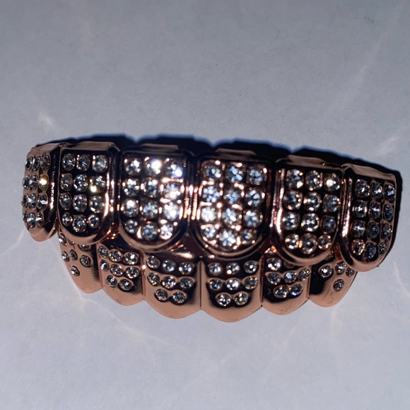 Full set Gold plated iced out grillz - Picture 5 of 5